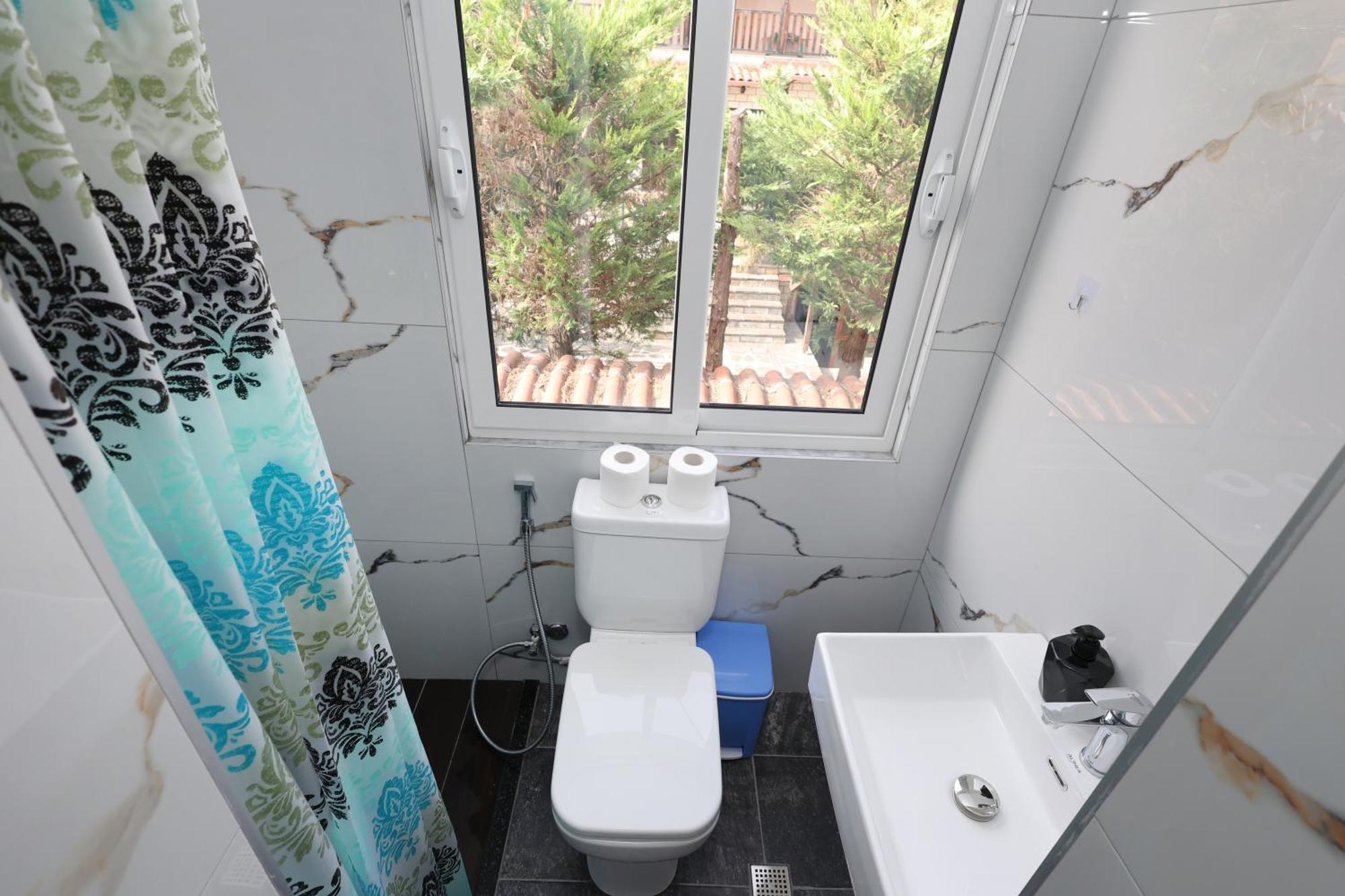 Guesthouse Noke Berat Luaran gambar